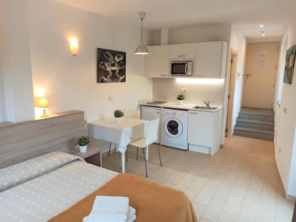 Apartaments Fonda Comerc トレリャ・デ・モングリ エクステリア 写真