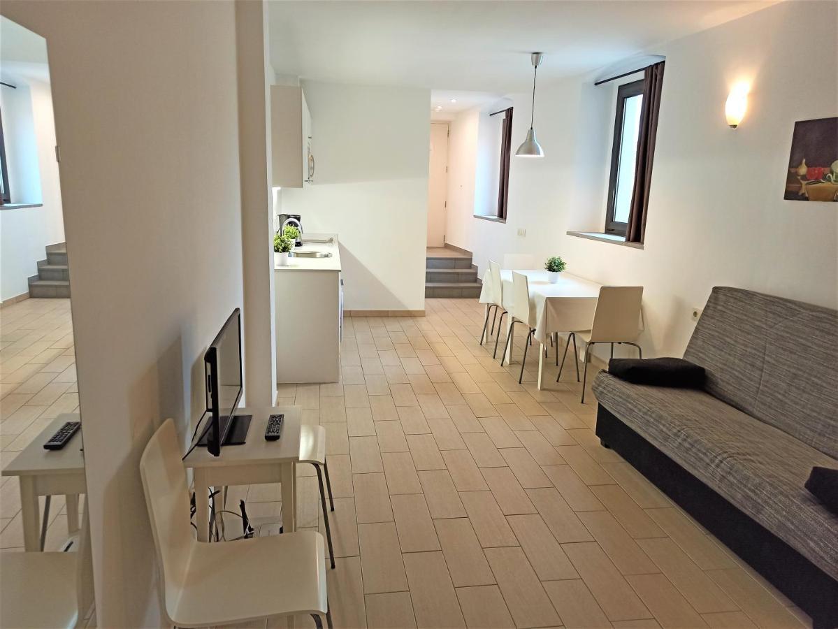 Apartaments Fonda Comerc トレリャ・デ・モングリ エクステリア 写真