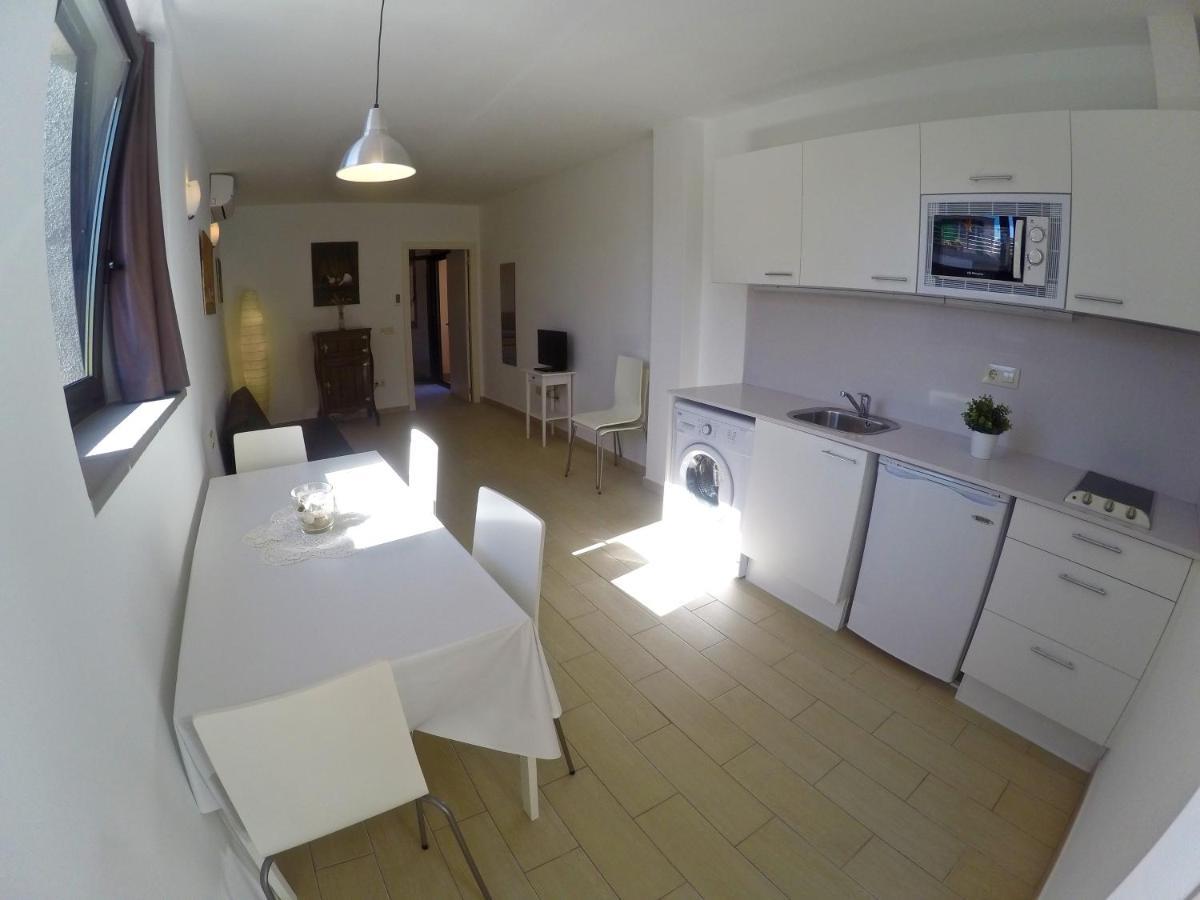 Apartaments Fonda Comerc トレリャ・デ・モングリ エクステリア 写真